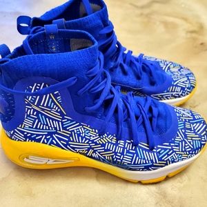 Curry 4 More Fun, GS size 4